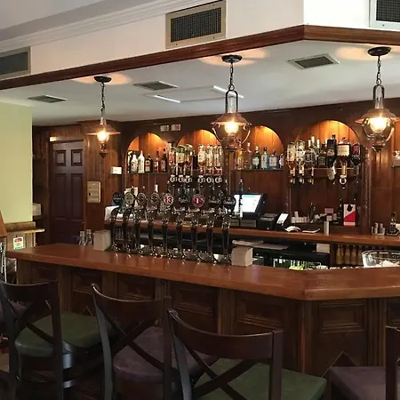 Eva's Bar & Restraurant & *