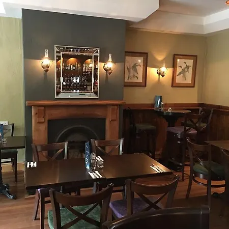 Eva's Bar & Restraurant & Кэрсивин